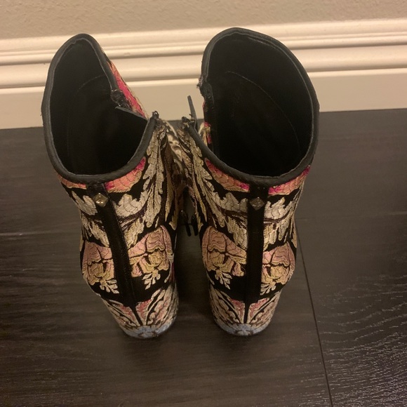 Sam Edelman Booties - Picture 2 of 6